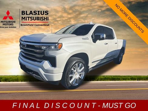 Used 2023 Chevrolet Silverado 1500 High Country w/ High Country Premium Package image 4