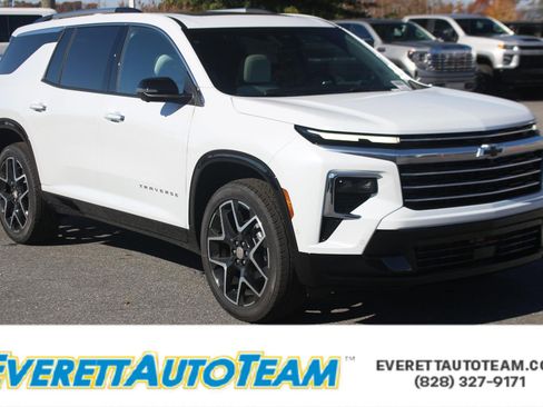 New 2026 Chevrolet Traverse High Country w/ LPO, Floor Liner Package image 1