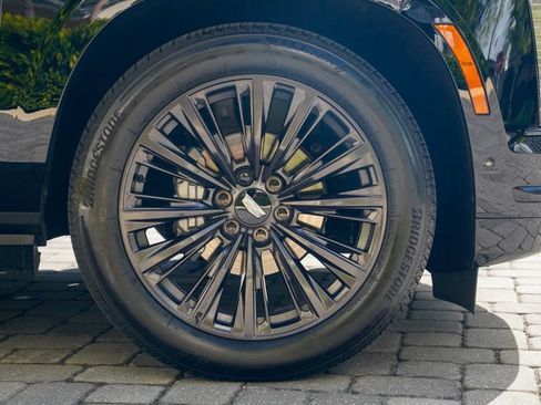 Used 2025 Cadillac Escalade Sport Platinum w/ LPO, ONYX Package image 35