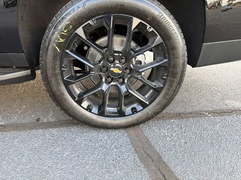 New 2026 Chevrolet Suburban RST image 27