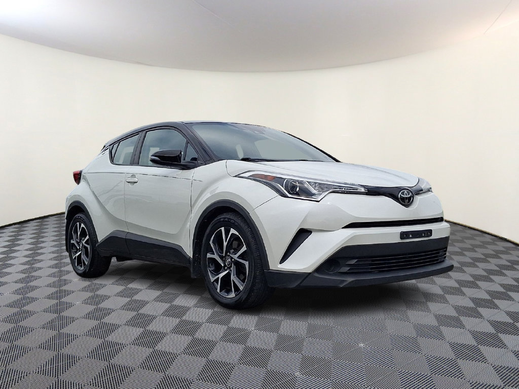 Used 2019 Toyota C-HR XLE FWD image 1