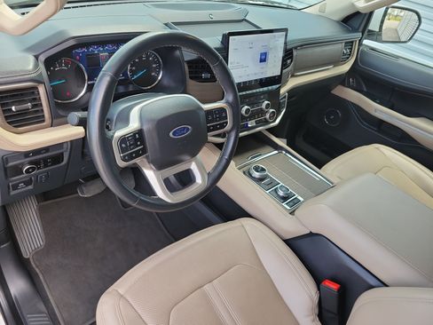 Used 2024 Ford Expedition Max Limited image 8