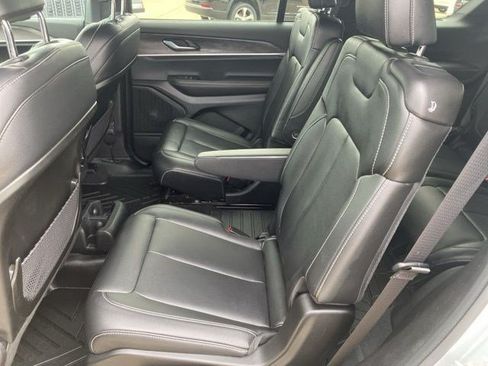 Used 2025 Jeep Grand Cherokee L Limited AWD/4WD image 23