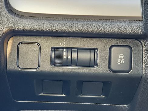 Used 2017 Subaru Forester 2.5i Premium w/ All-Weather Package image 22