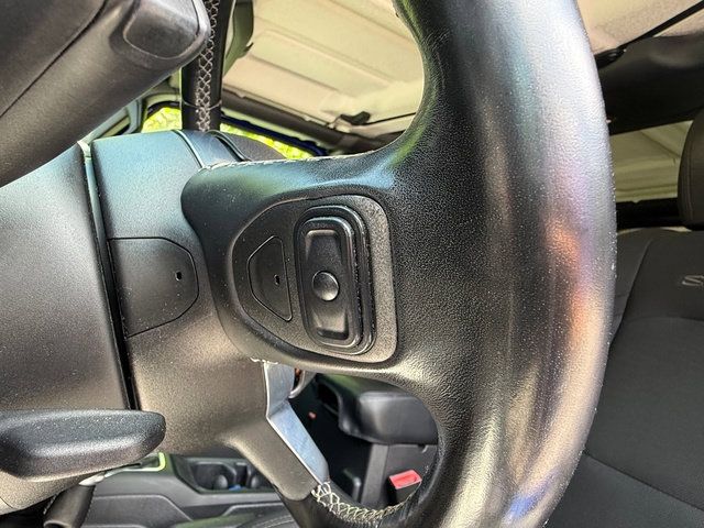 Used 2019 Jeep Wrangler Unlimited Sahara w/ LED Lighting Group AWD/4WD image 13