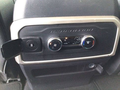 Used 2024 Ford Expedition XLT image 22