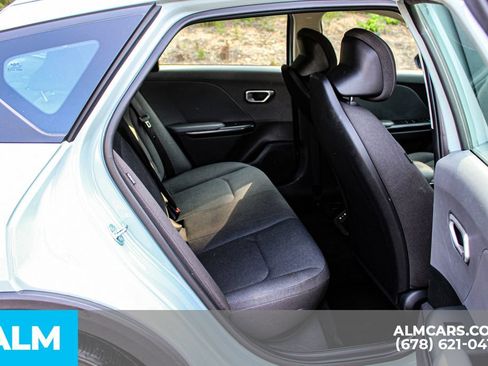 Used 2025 Kia K4 FWD image 19