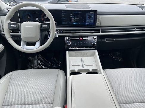 Certified 2025 Hyundai Santa Fe SEL image 10