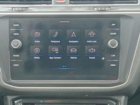 Used 2021 Volkswagen Tiguan SE FWD image 8