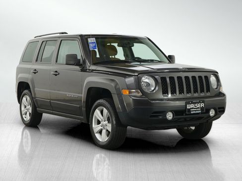 Used 2014 Jeep Patriot Latitude w/ Sun/Sound Group AWD/4WD image 7