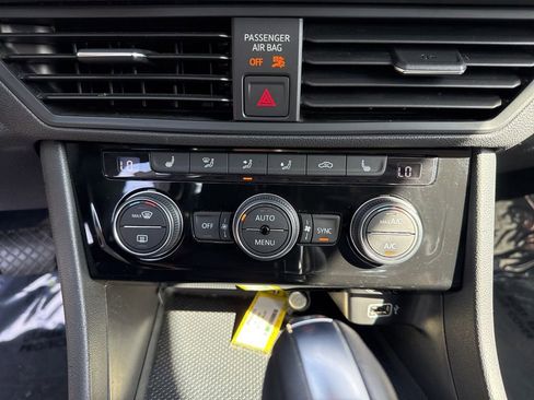 Used 2019 Volkswagen Jetta SEL FWD image 18