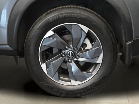 Certified 2025 Nissan Rogue SV AWD/4WD image 21