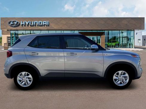 New 2026 Hyundai Venue SE image 31
