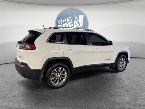 Used 2019 Jeep Cherokee Latitude Plus w/ Cold Weather Group image 3