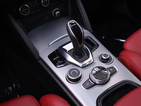 Certified 2024 Alfa Romeo Stelvio Veloce AWD/4WD image 16