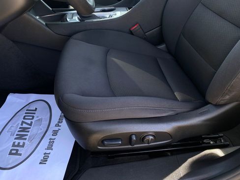 Used 2022 Chevrolet Malibu LT image 11