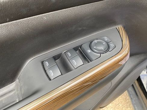 Certified 2023 GMC Acadia SLE w/ LPO, Floor Liner Package image 15