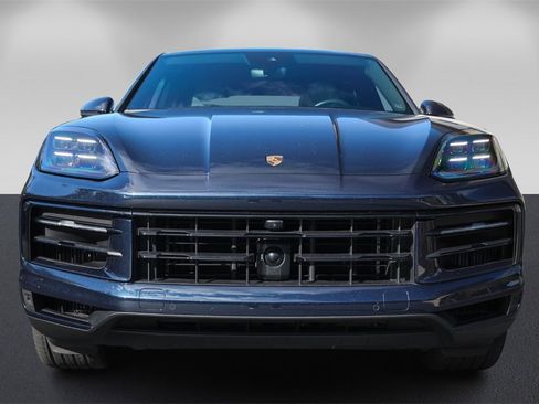 Used 2024 Porsche Cayenne S image 8