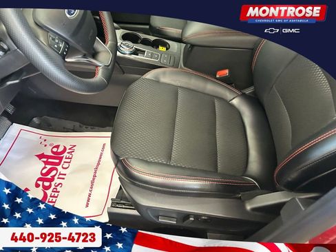 Used 2025 Ford Escape ST-Line w/ Cold Weather Package FWD image 19