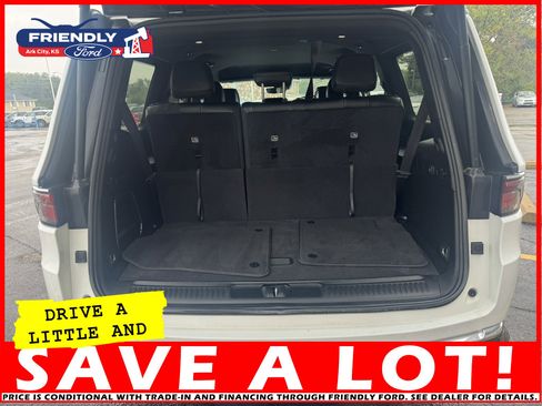 Used 2023 Jeep Wagoneer Series II image 5