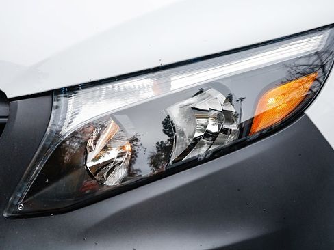 Used 2022 Mercedes-Benz Metris image 7