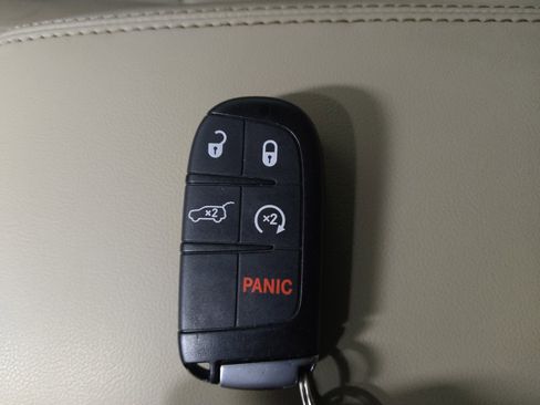 Used 2018 Jeep Grand Cherokee Limited w/ Trailer Tow Group IV RWD image 32