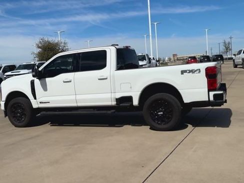 Used 2026 Ford F250 Lariat w/ Black Appearance Package image 7