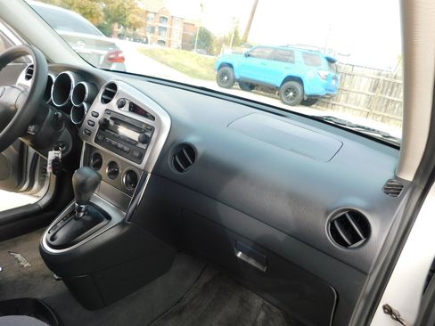 Used 2005 Toyota Matrix 4dr Wgn Auto FWD image 18