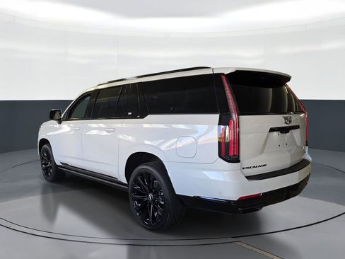 Used 2026 Cadillac Escalade ESV Platinum Sport w/ LPO, ONYX Package AWD/4WD image 4
