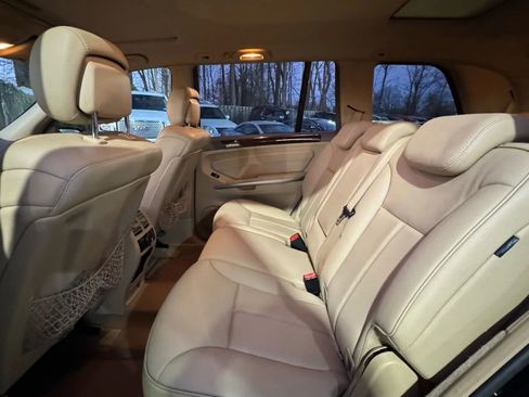 Used 2010 Mercedes-Benz GL 450 4MATIC image 17