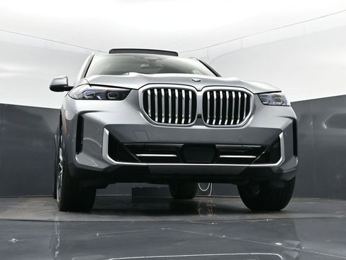 New 2026 BMW X5 sDrive40i image 46