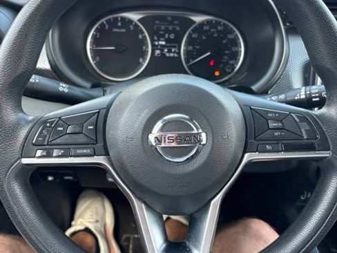 Used 2020 Nissan Kicks S FWD image 6