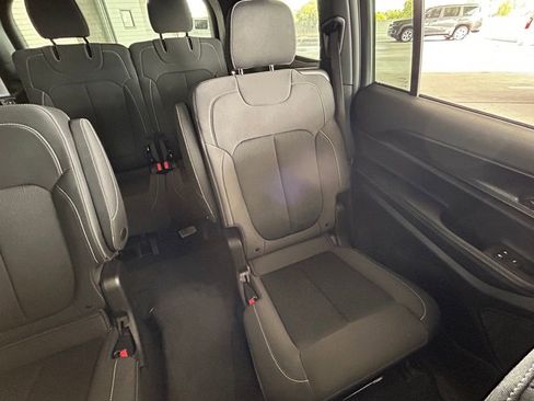 Used 2025 Jeep Grand Cherokee L Laredo image 14