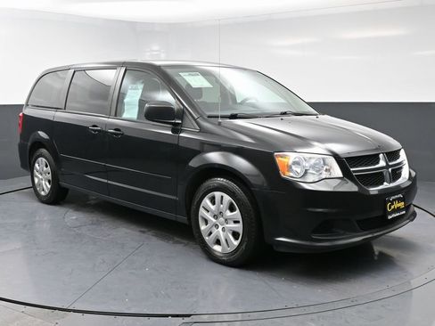 Used 2017 Dodge Grand Caravan SE w/ Power Window Group image 3