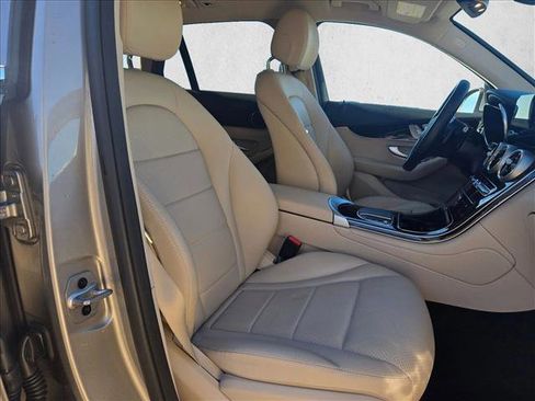 Used 2022 Mercedes-Benz GLC 300 image 19