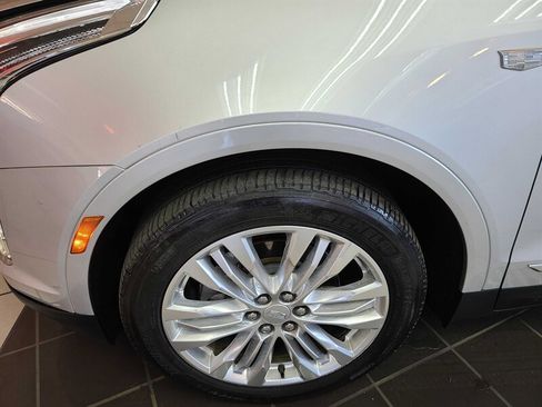 Used 2019 Cadillac XT5 Premium Luxury image 37
