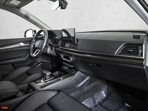 Certified 2024 Audi Q5 e Premium Plus image 23