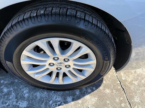 Used 2015 Toyota Sienna XLE Premium image 45