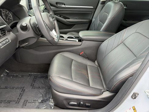 Certified 2024 Nissan Altima 2.5 SR w/ SR Premium Package FWD image 17