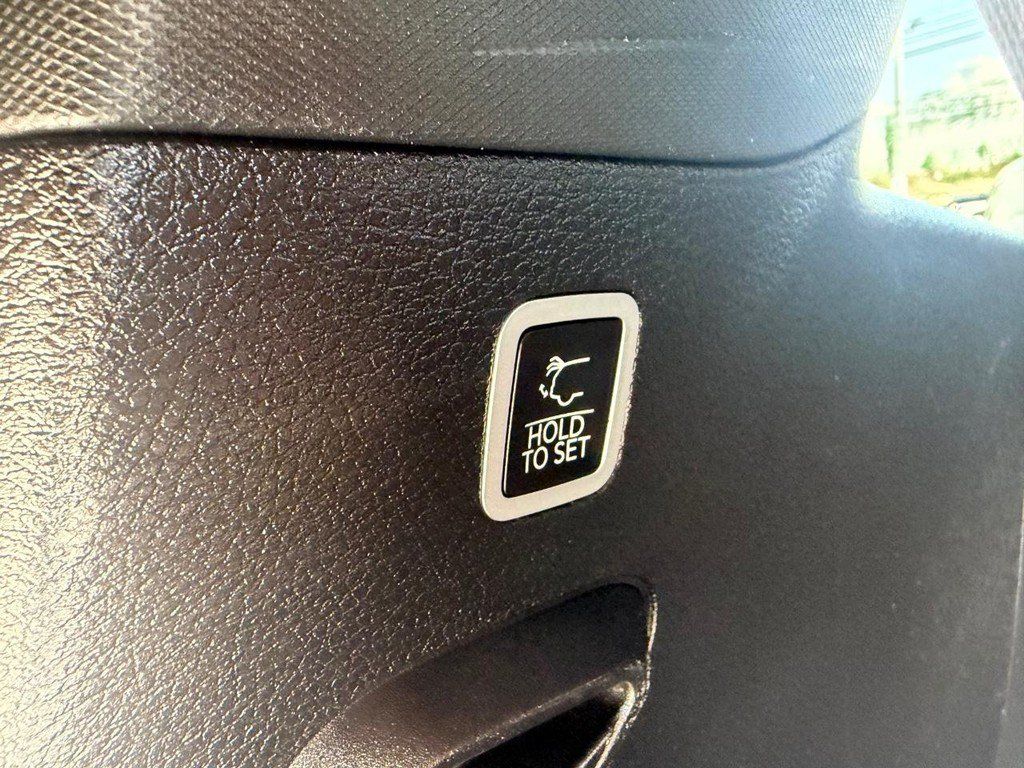 Used 2024 Jeep Wagoneer Series II w/ Flexible Seating Group RWD image 50
