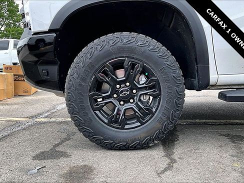 Used 2024 Chevrolet Silverado 1500 ZR2 w/ Technology Package image 33