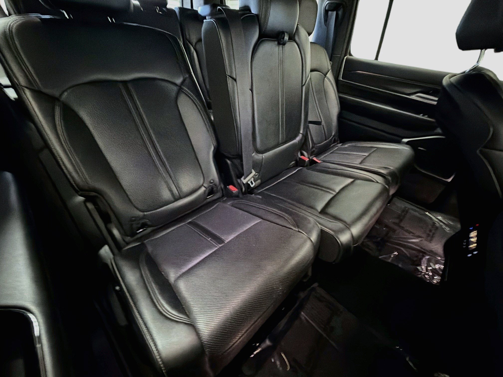 Used 2024 Jeep Wagoneer Series II w/ Flexible Seating Group RWD image 14