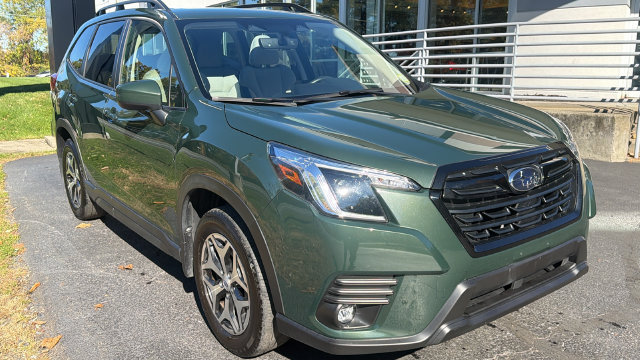 Used 2024 Subaru Forester Premium AWD/4WD image 3