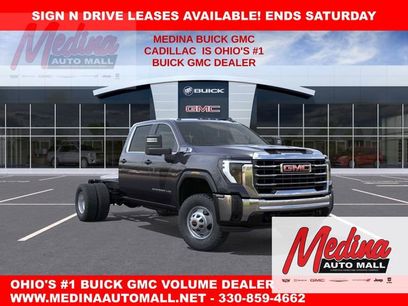 New 2025 GMC Sierra 3500 Pro w/ Convenience Package