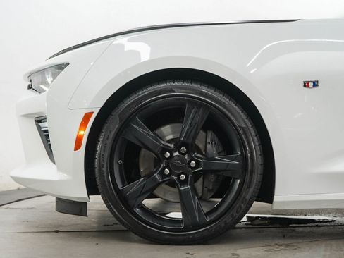 Used 2017 Chevrolet Camaro SS RWD image 28