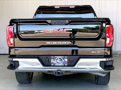 Used 2025 GMC Sierra 1500 SLT AWD/4WD image 3