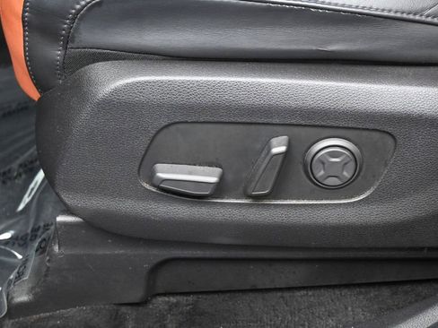 Used 2022 Kia Carnival SX FWD image 12