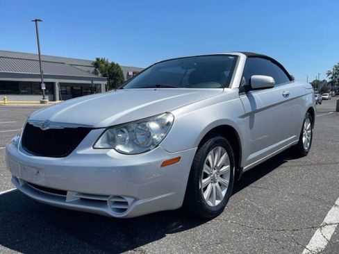 Used 2010 Chrysler Sebring Touring image 17