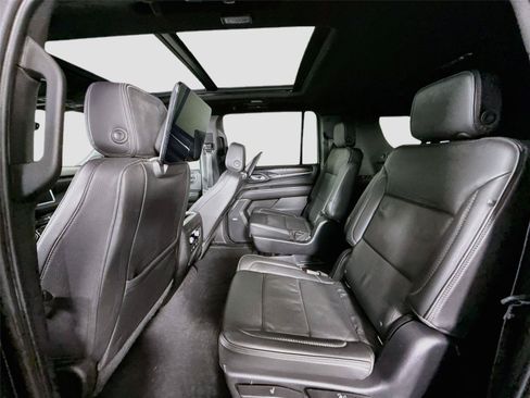 Used 2022 GMC Yukon XL Denali w/ Denali Ultimate Package AWD/4WD image 18