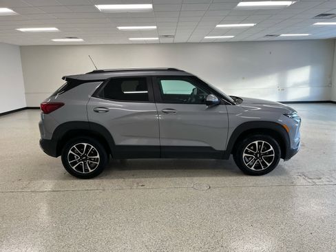 Used 2025 Chevrolet TrailBlazer LT image 4